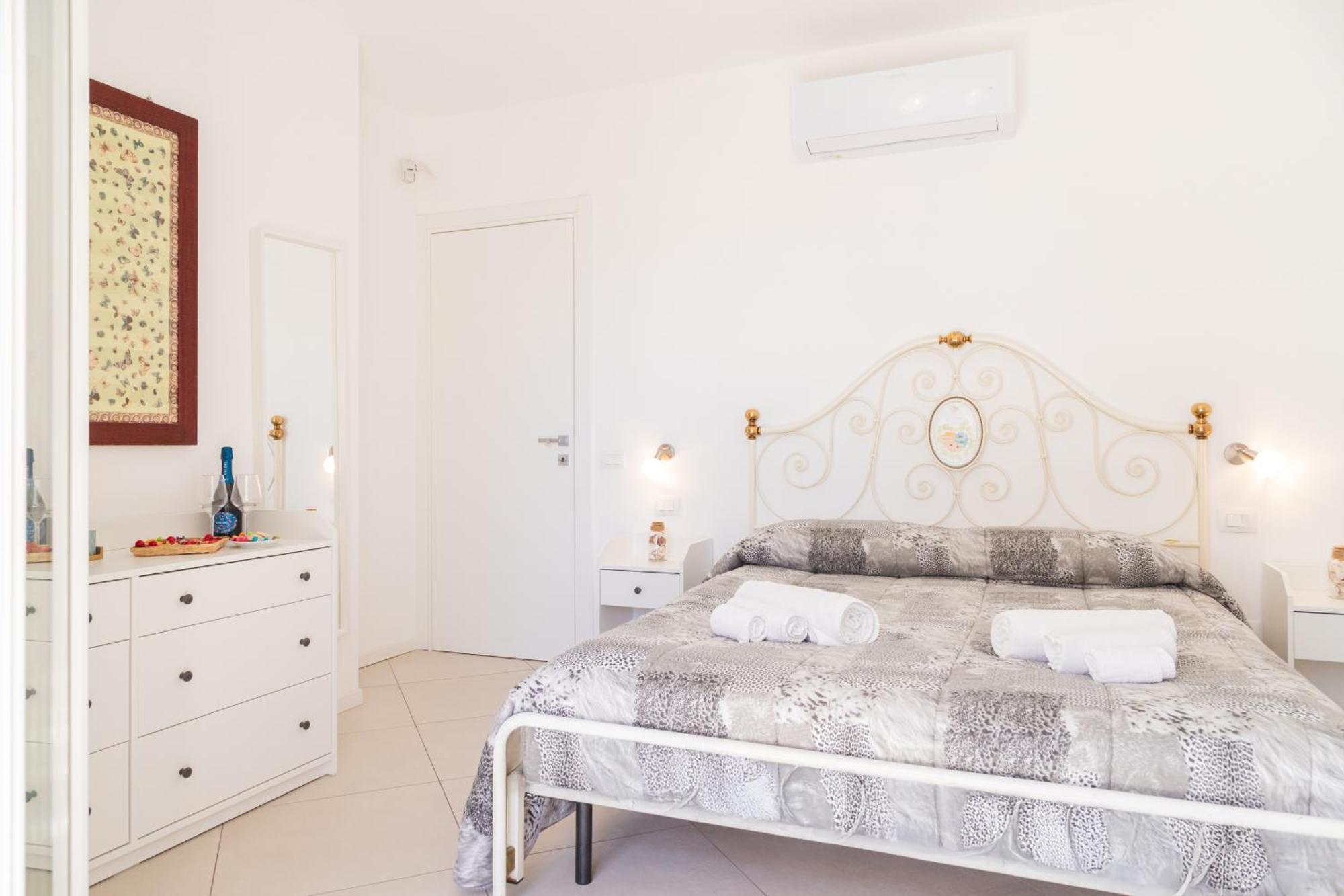 Residenza Del Barone Luxury House - Pula, Sardegna Lejlighed Eksteriør billede