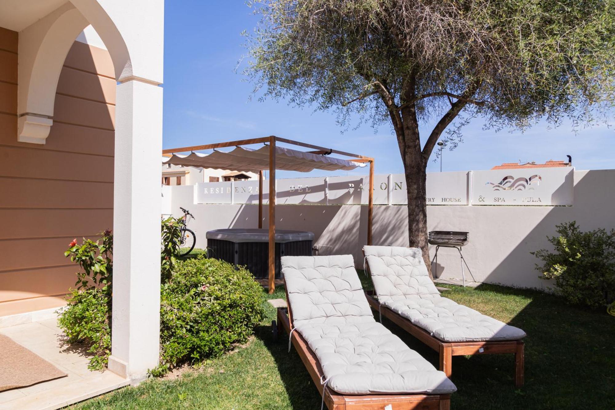 Residenza Del Barone Luxury House - Pula, Sardegna Lejlighed Eksteriør billede